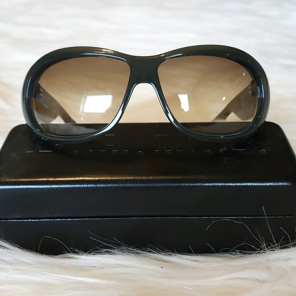 Yves Saint Laurent sunglasses - Picture 5 of 16